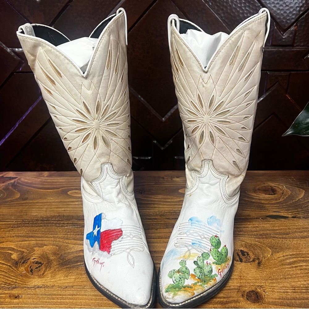 Vintage White Cowboy Acme Boots, Painted Texas and Cactus Design, Size 8.5M